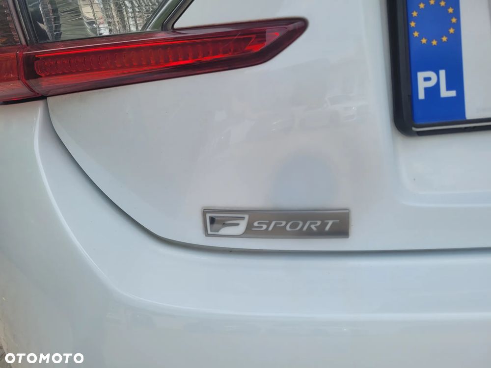 Lexus RC 200t / 300 F Sport - 19