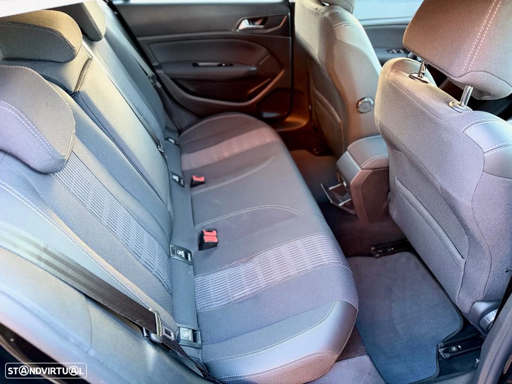 Peugeot 308 1.2 PureTech Allure Pack EAT8 - 13