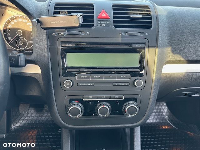 Volkswagen Jetta 1.6 Trendline - 13
