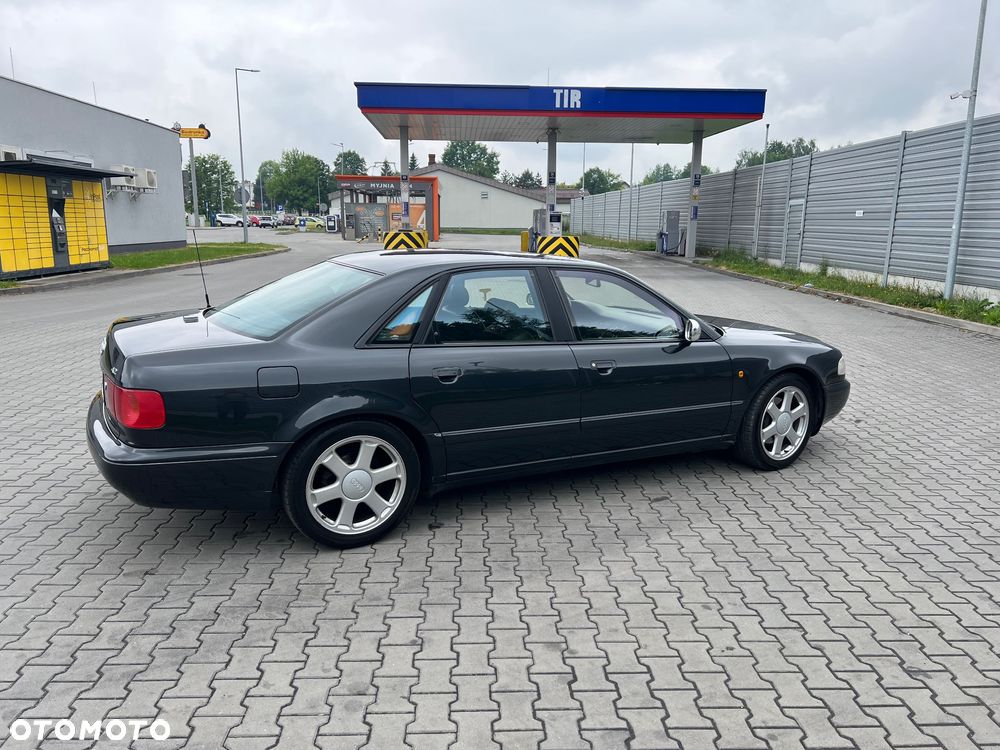 Audi S8 - 6