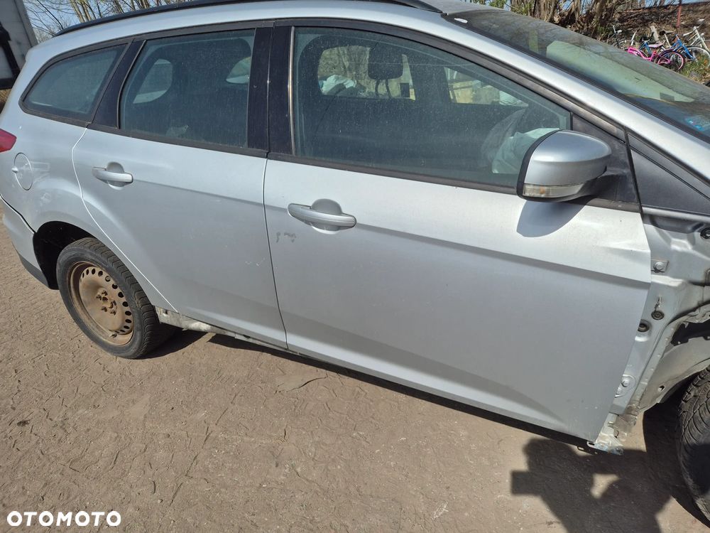 FORD FOCUS MK 3  1.6 Duratorq TDCi,  Części , maska, lampy, błotnik, alternator, silnik, skrzynia - 2