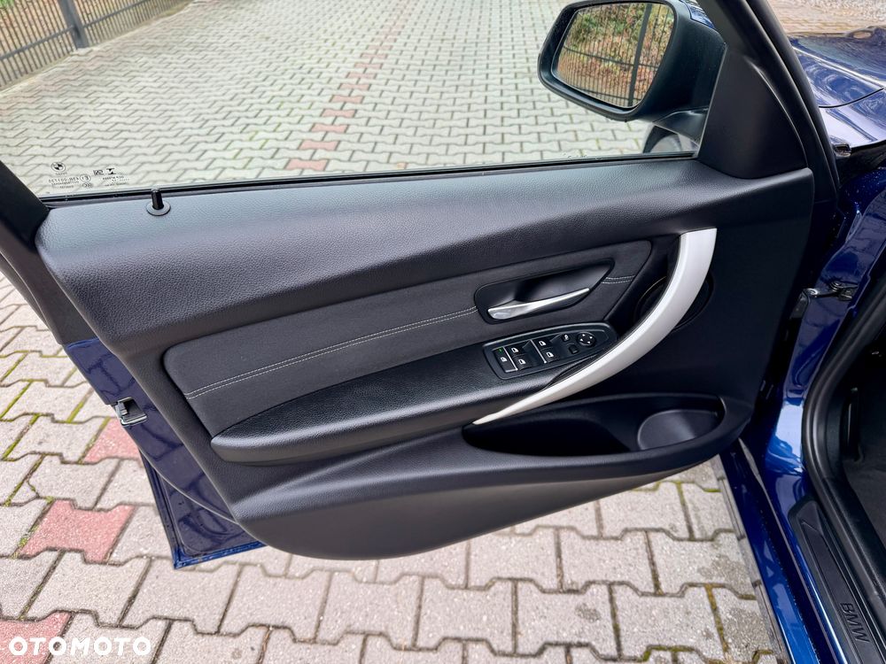 BMW Seria 3 - 27