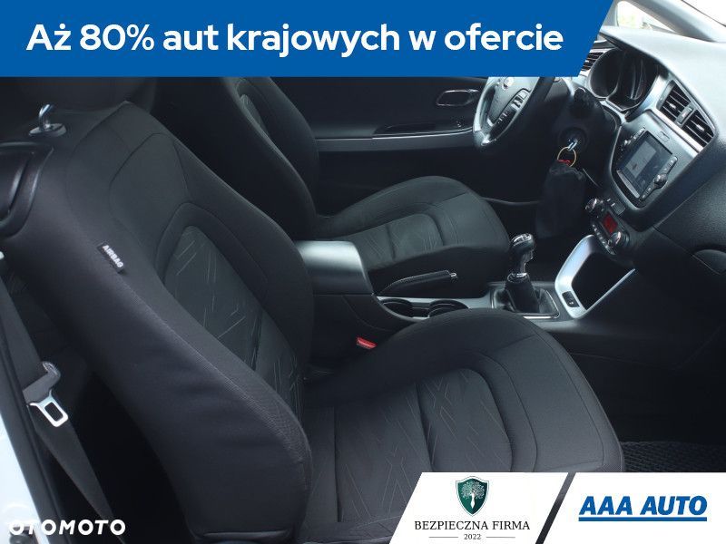 Kia Ceed - 11