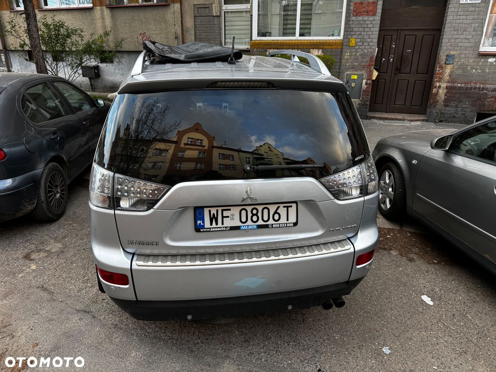 Mitsubishi Outlander 2.2 DID Intense + - 14