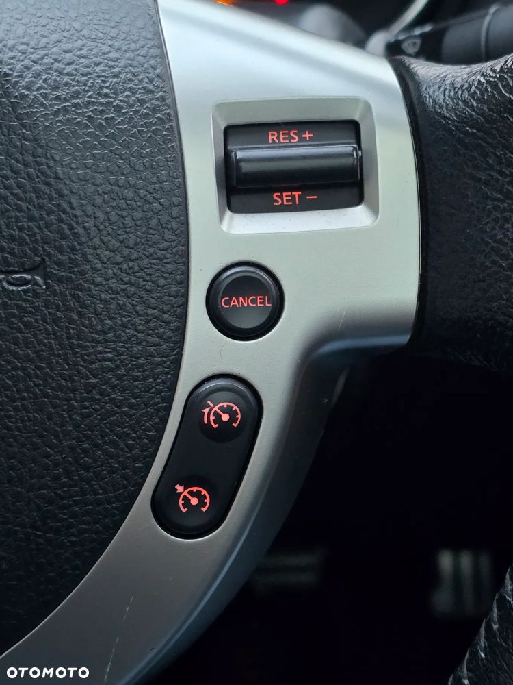 Nissan Qashqai 2.0 4x4 Tekna - 31