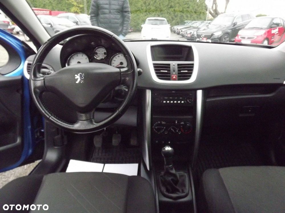 Peugeot 207 - 15