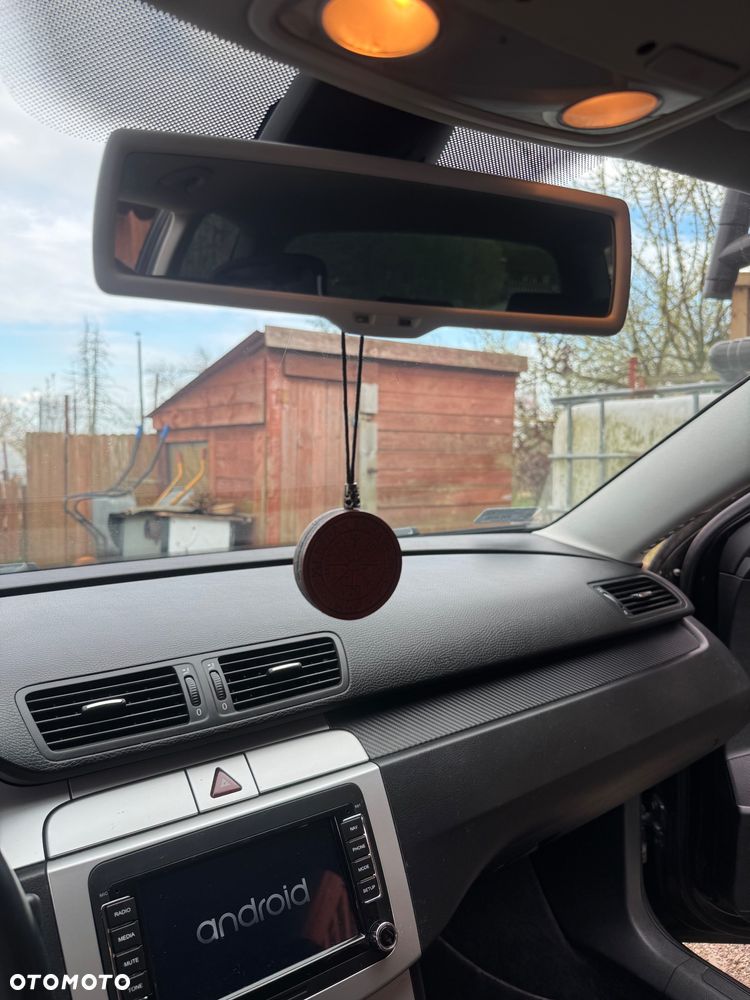 Volkswagen Passat 2.0 TDI DPF DSG Trendline - 16