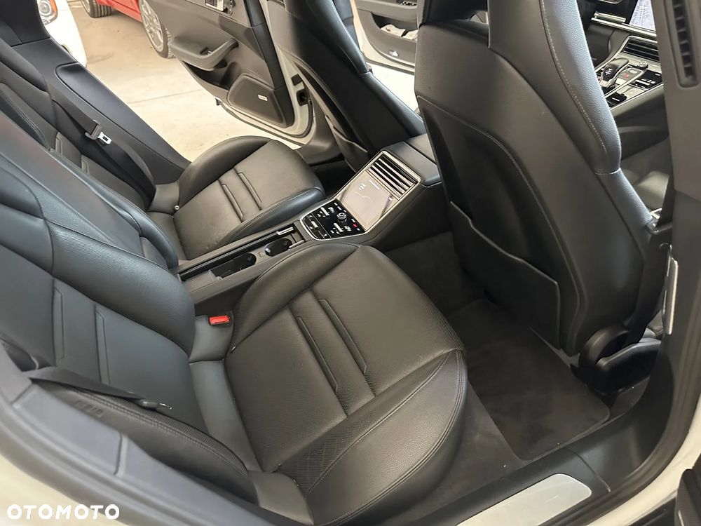 Porsche Panamera ver-4-e--hybrid-sport-turismo - 8