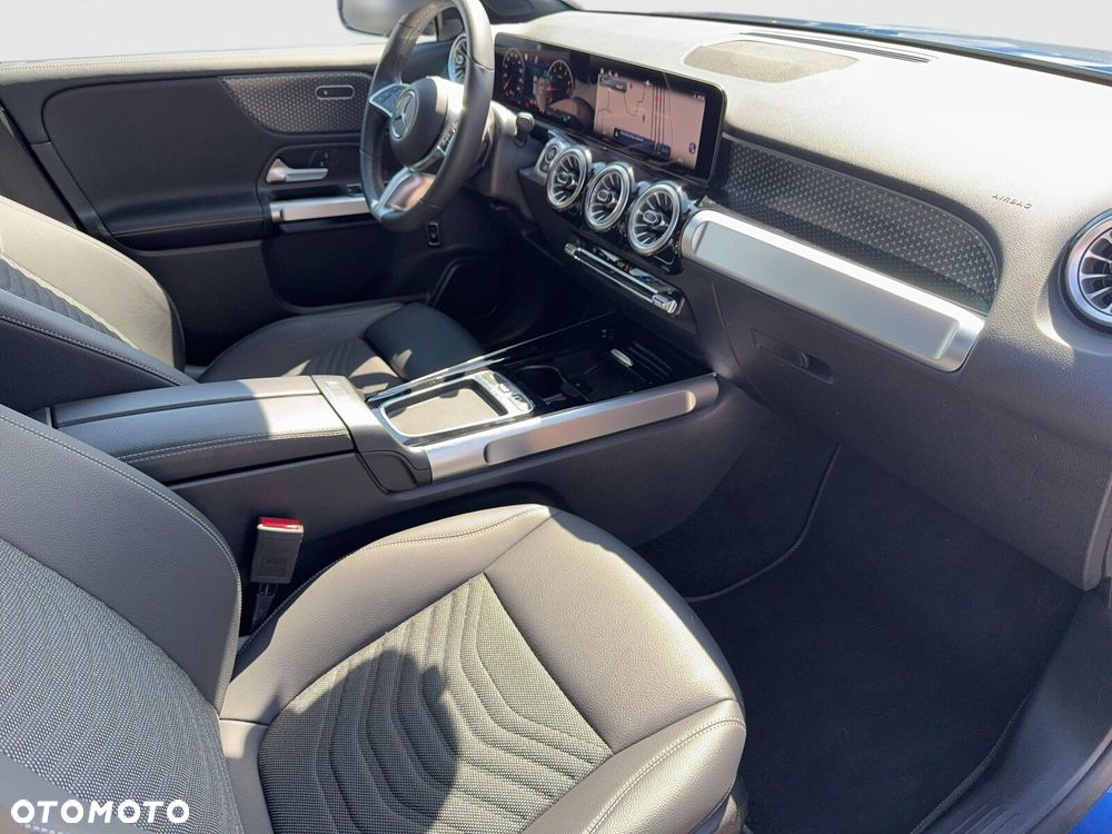 Mercedes-Benz GLB - 23