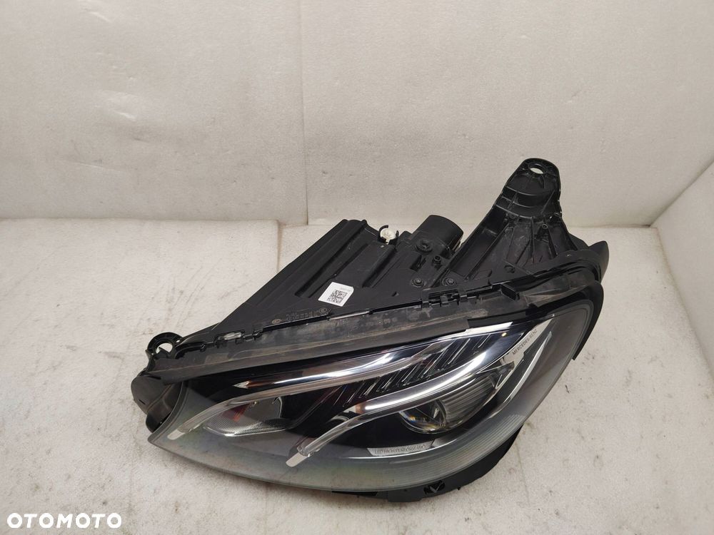 mercedes-benz e w213 performance przód strona lewa a2139066501kz - 3