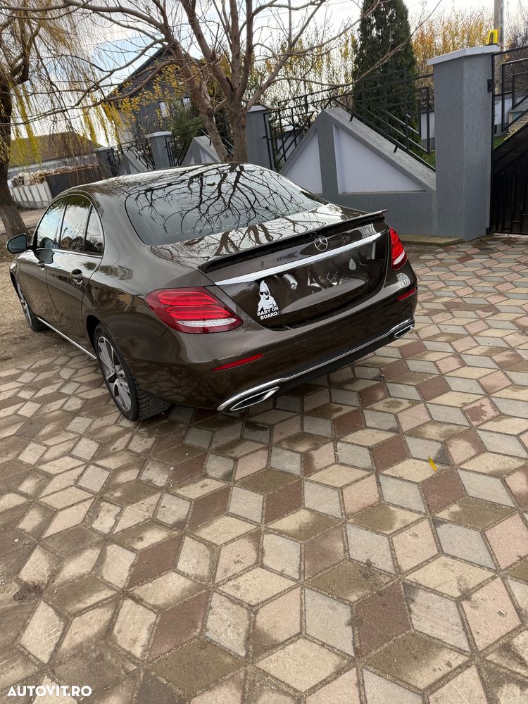 Mercedes-Benz E 220 d 4MATIC Aut. - 11
