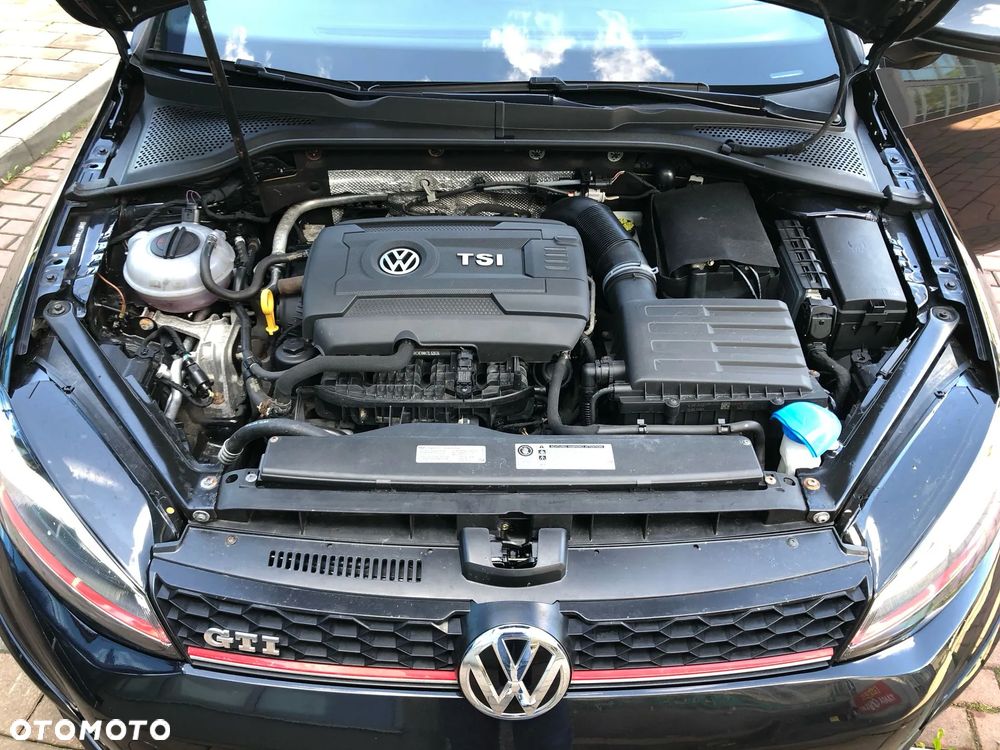 Volkswagen Golf - 20