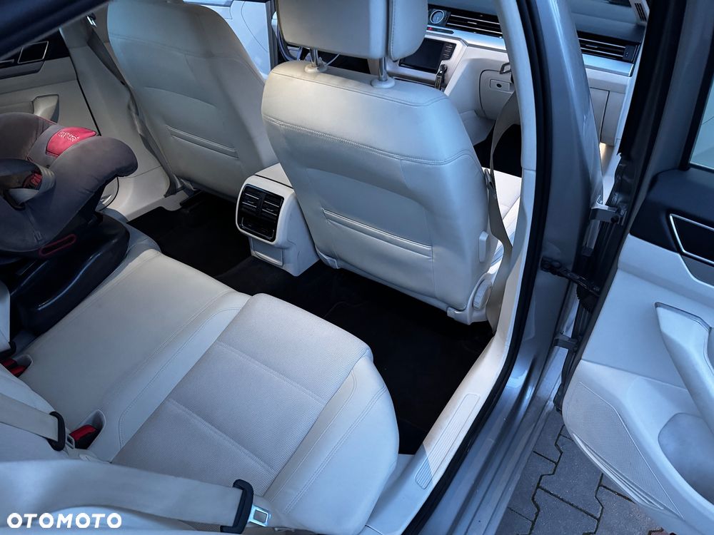 Volkswagen Passat 2.0 TDI BMT Comfortline - 10