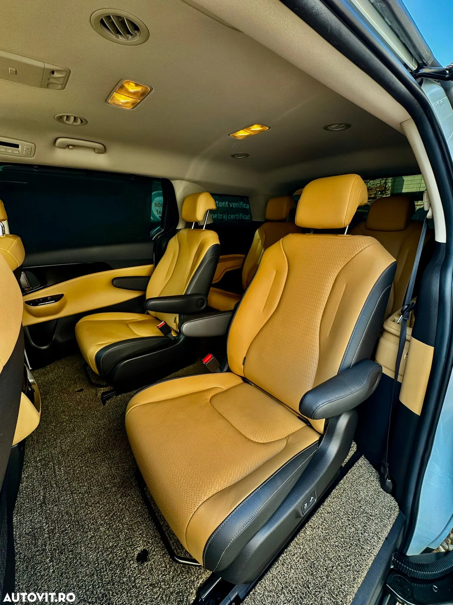 Kia Carnival - 7