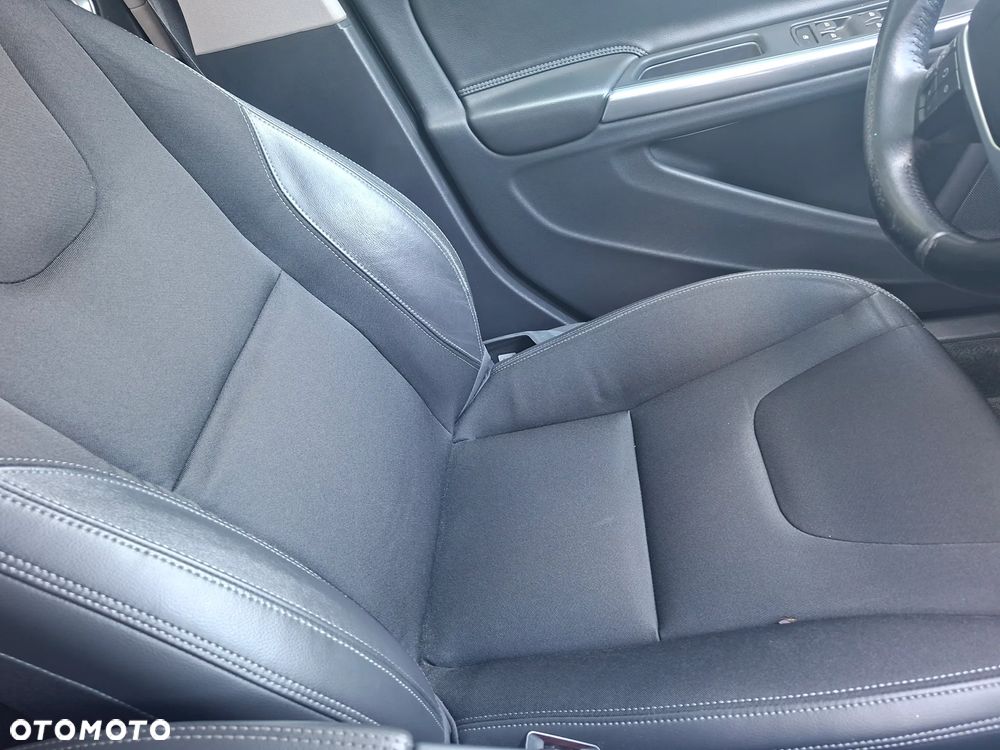 Volvo V60 D2 Drive-E Momentum - 10