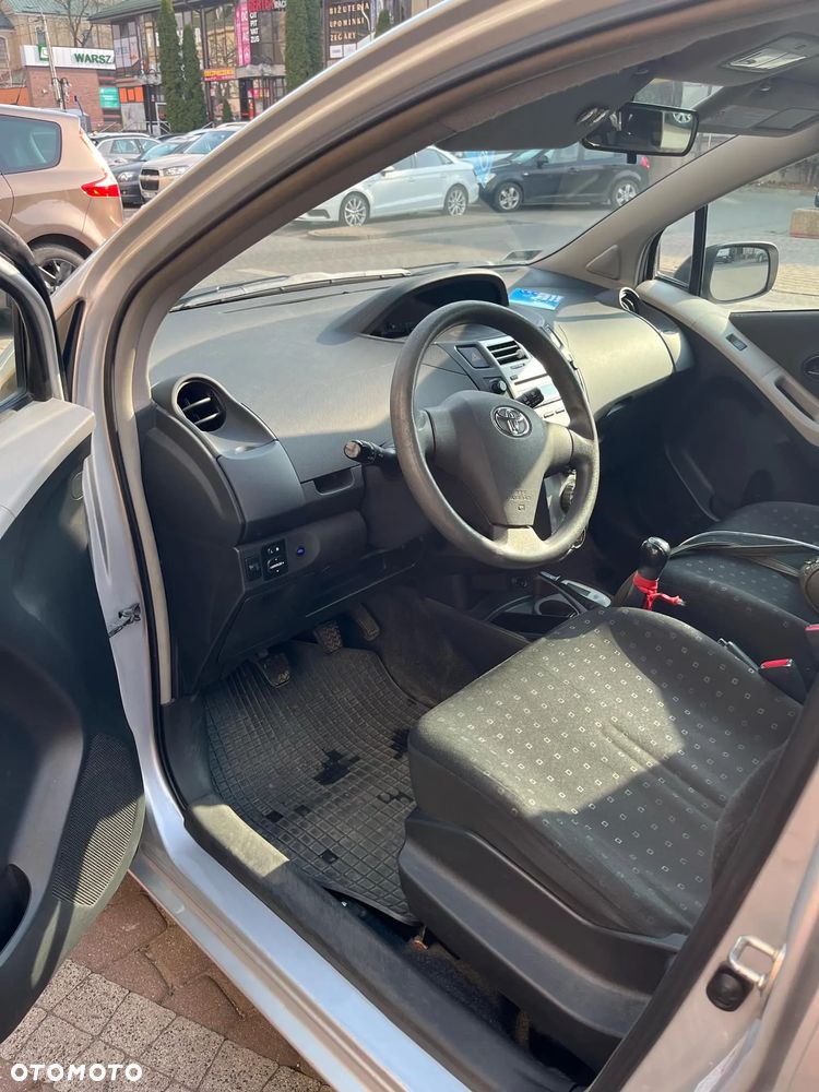 Toyota Yaris 1.3 Luna - 8