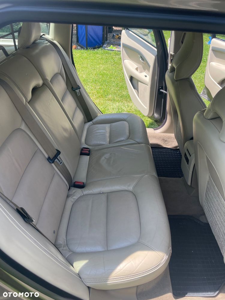 Volvo XC 70 D5 AWD Momentum - 11