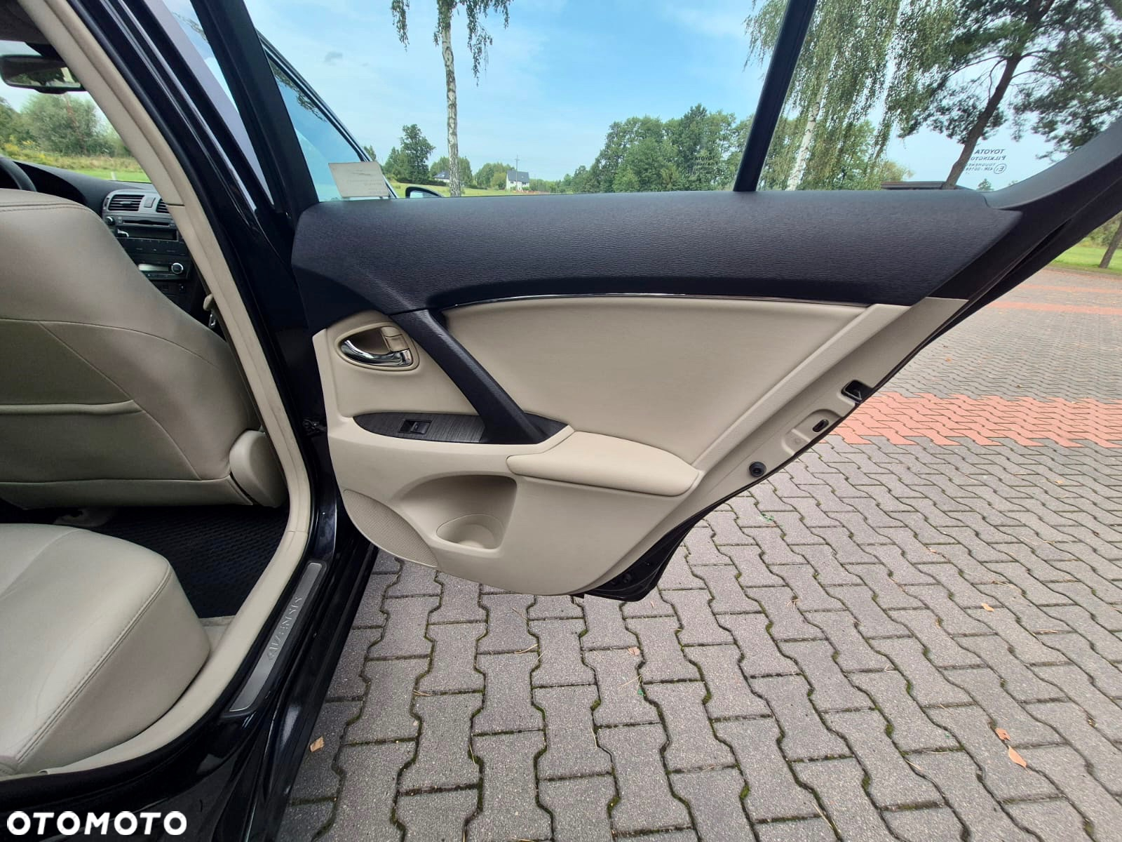 Toyota Avensis 1.8 Premium - 20