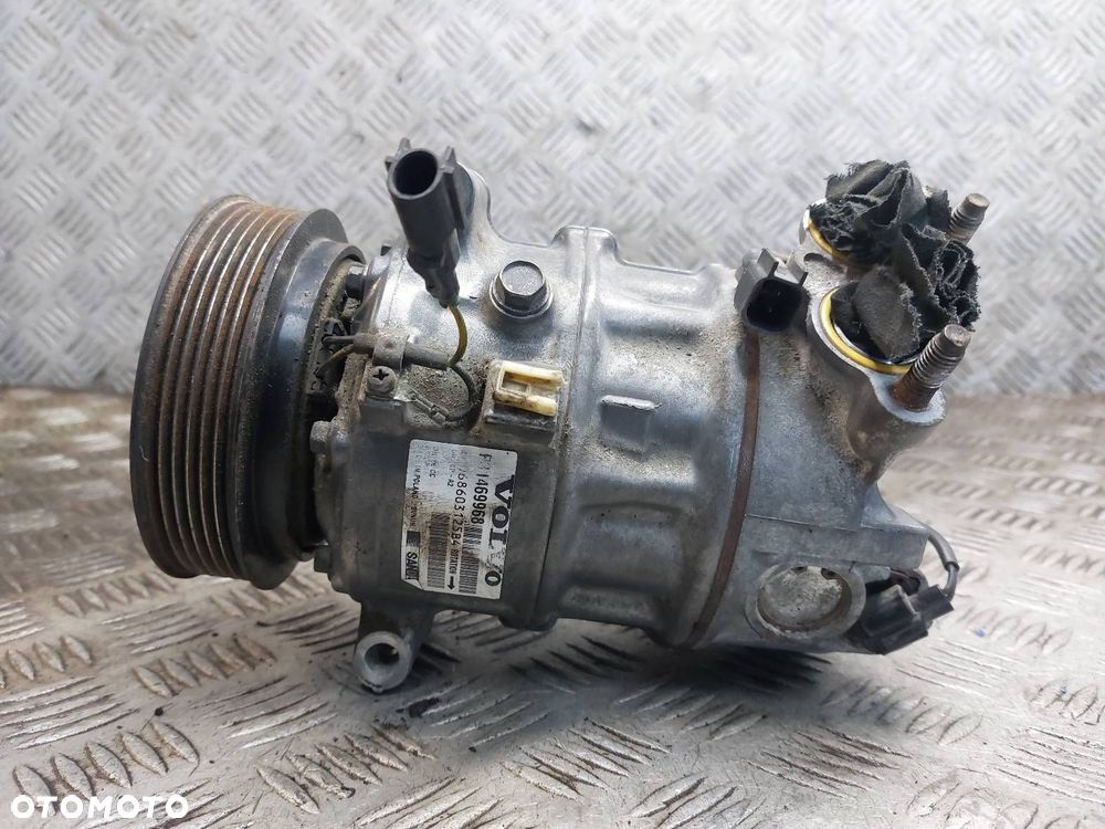 SPRĘŻARKA KOMPRESOR KLIMATYZACJI VOLVO V70 III 2.0 T5 31469968 ID: 237595 - 1