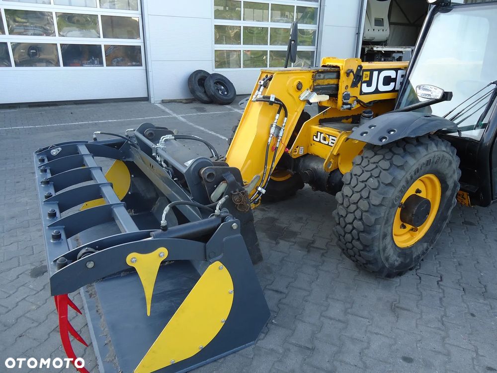 JCB 527-58 AGRI - 3