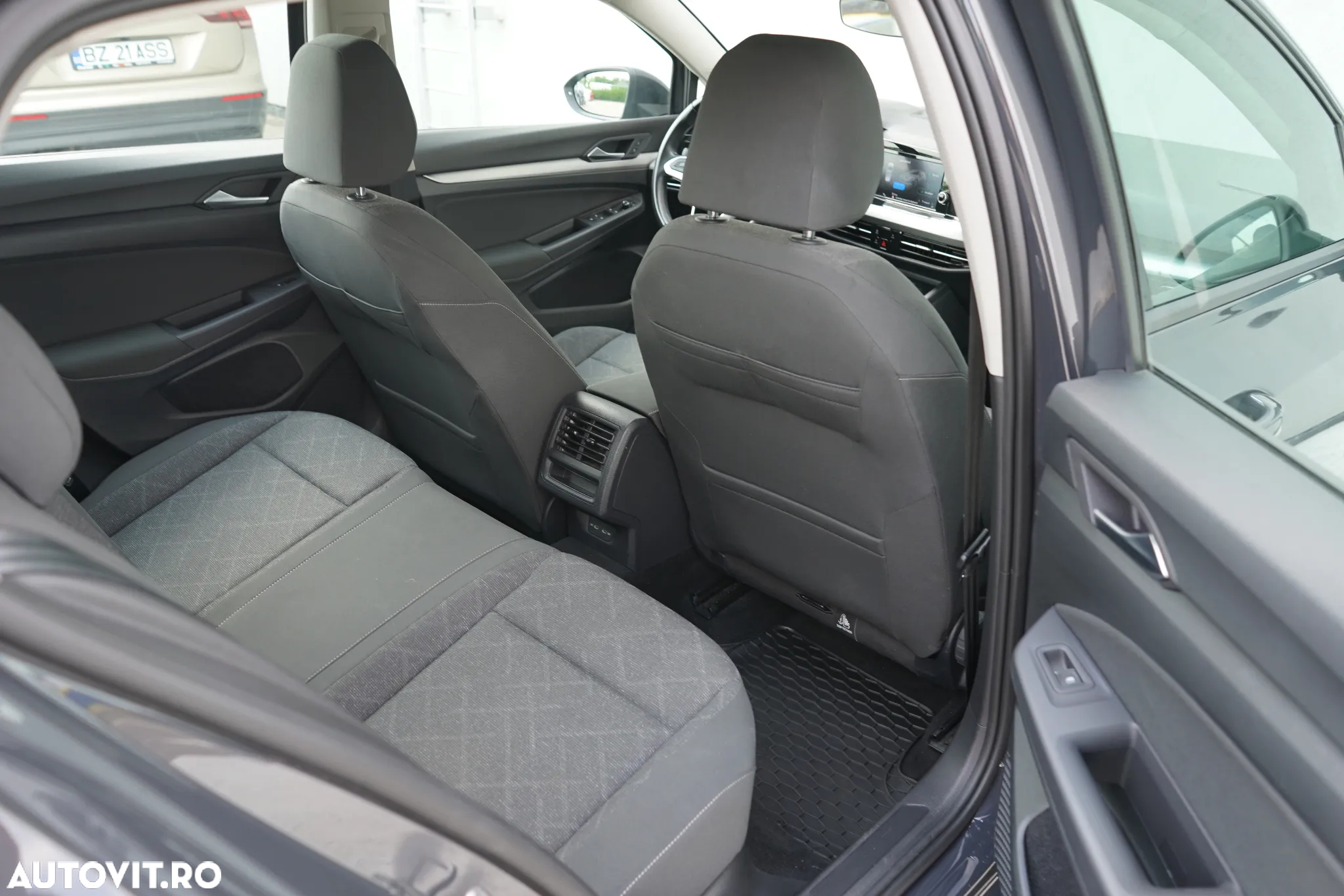 Volkswagen Golf 1.0 TSI Life - 25