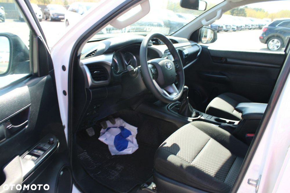 Toyota Hilux - 16