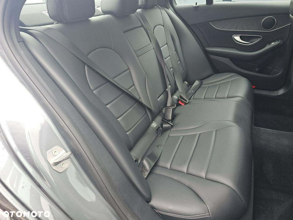 Mercedes-Benz Klasa C 300 9G-TRONIC AMG Line - 9