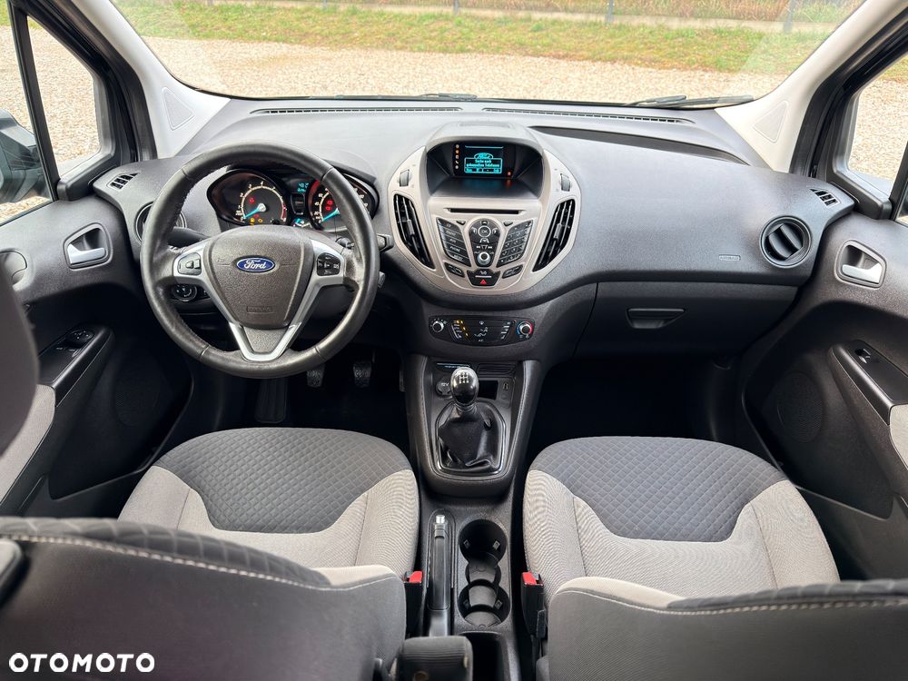 Ford Tourneo Courier 1.0 EcoBoost Titanium - 29