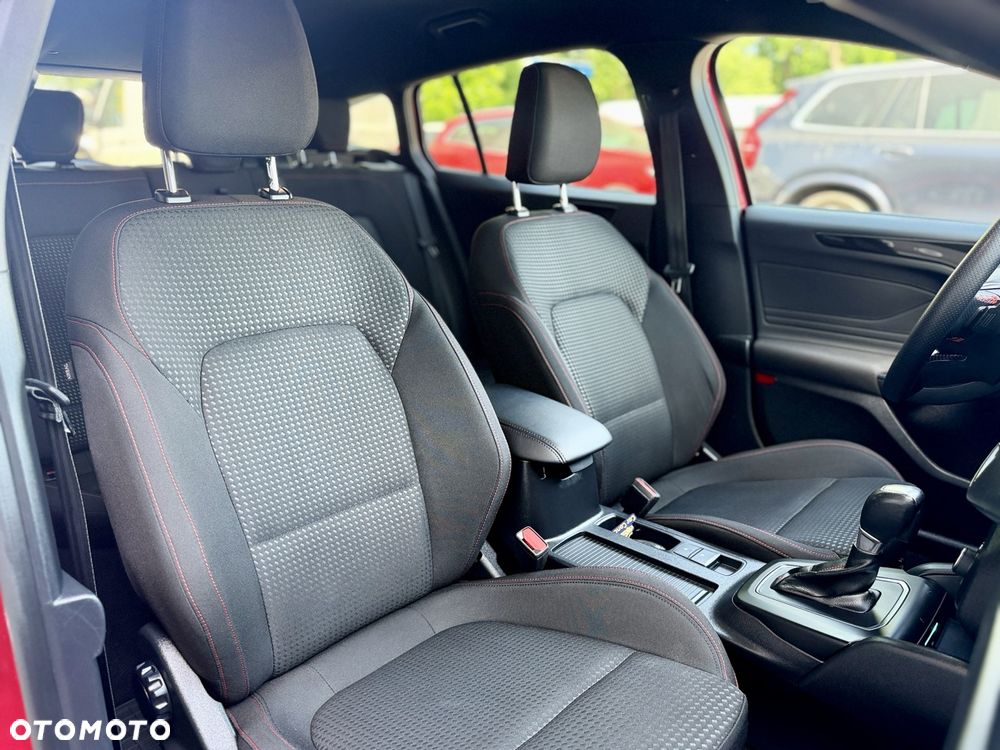 Ford Focus 1.0 EcoBoost Hybrid ST-LINE - 28