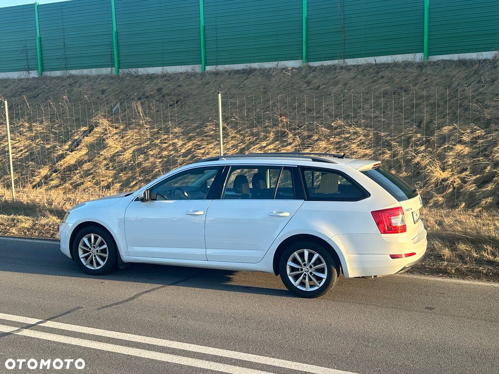 Skoda Octavia 1.6 TDI 4x4 Ambition - 12