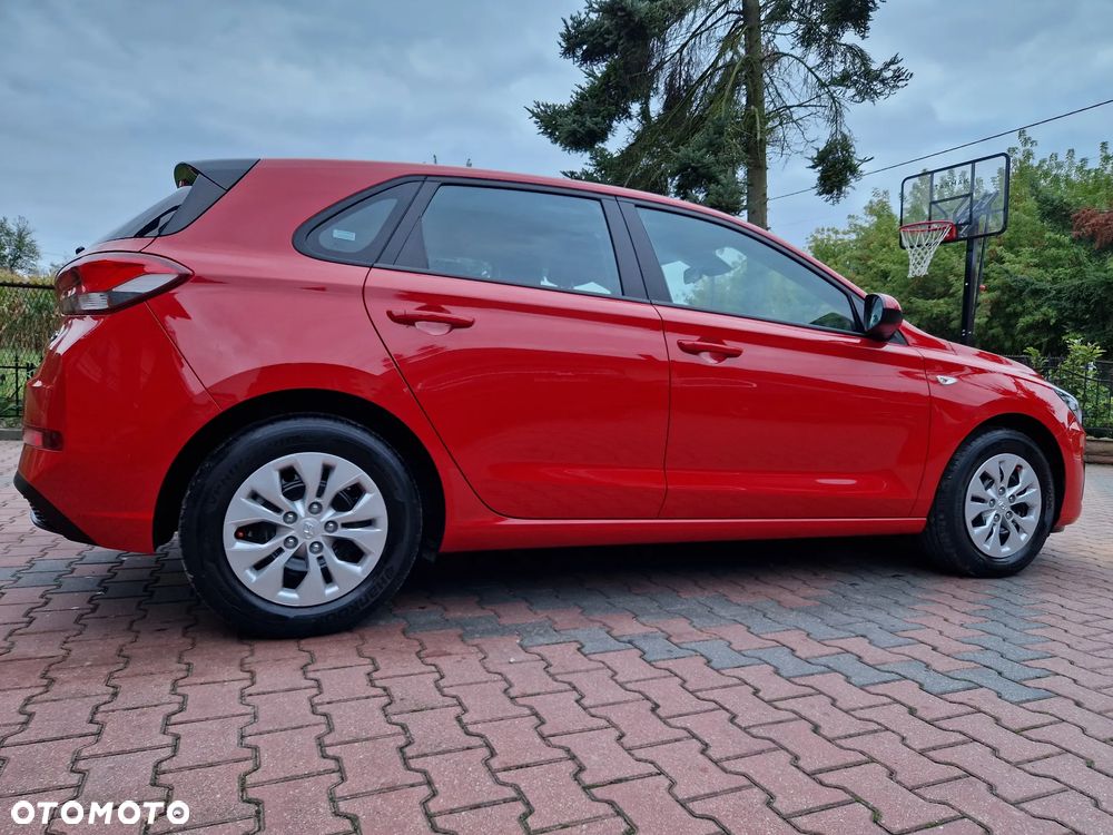 Hyundai i30 1.5 DPI Classic + - 10