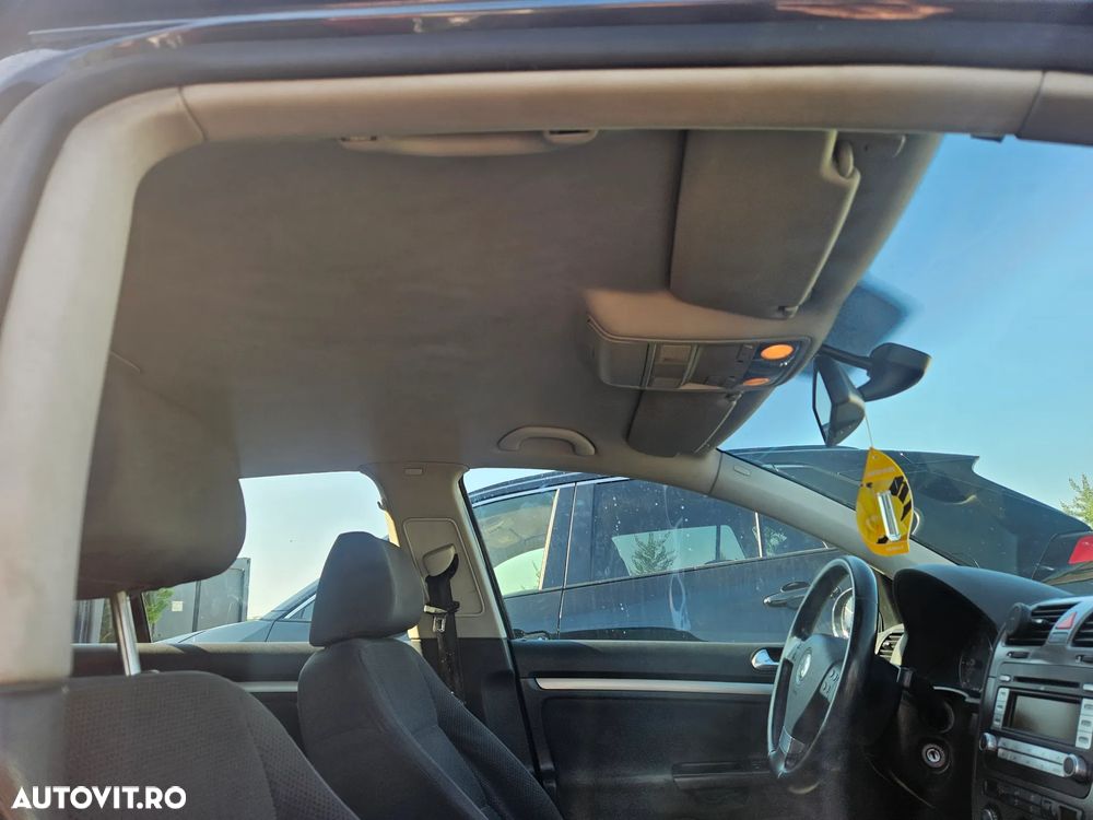 Volkswagen Golf 2.0 TDI DSG Trendline - 5