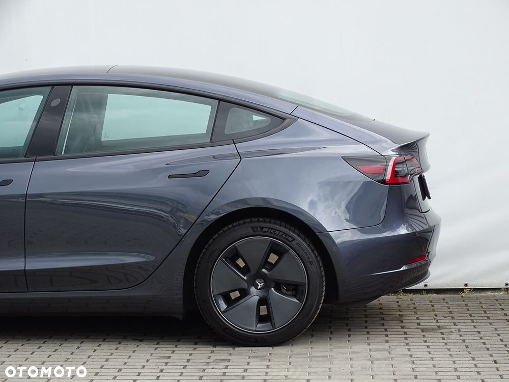 Tesla Model 3 - 6