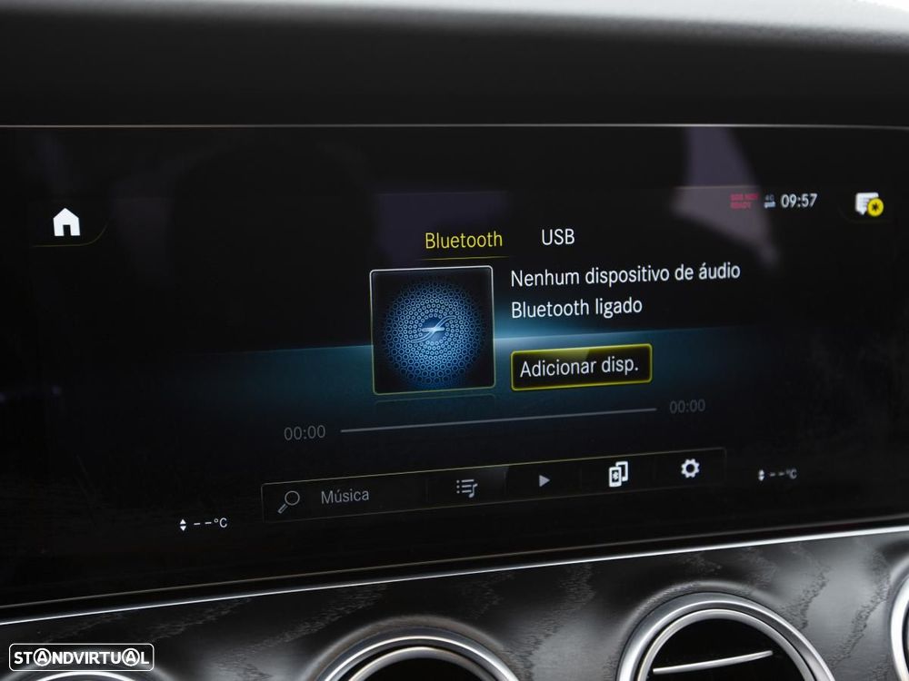 Mercedes-Benz E 300 de 4Matic 9G-TRONIC - 28