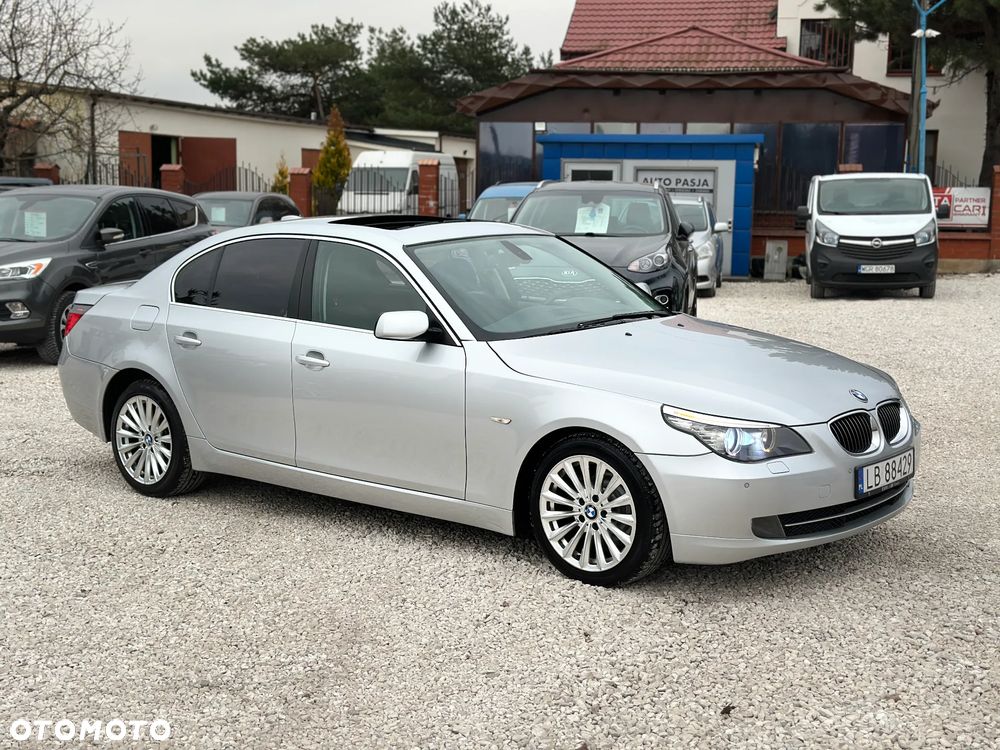 BMW Seria 5 523i - 5