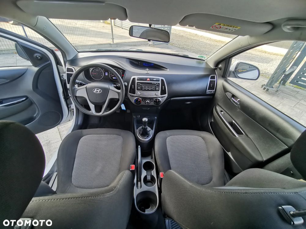 Hyundai i20 1.2 Trend - 8