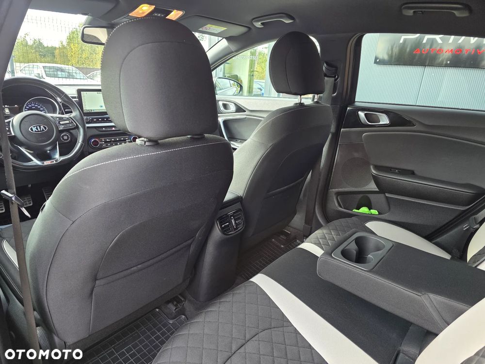 Kia ProCeed 1.5 T-GDI GT Line - 20