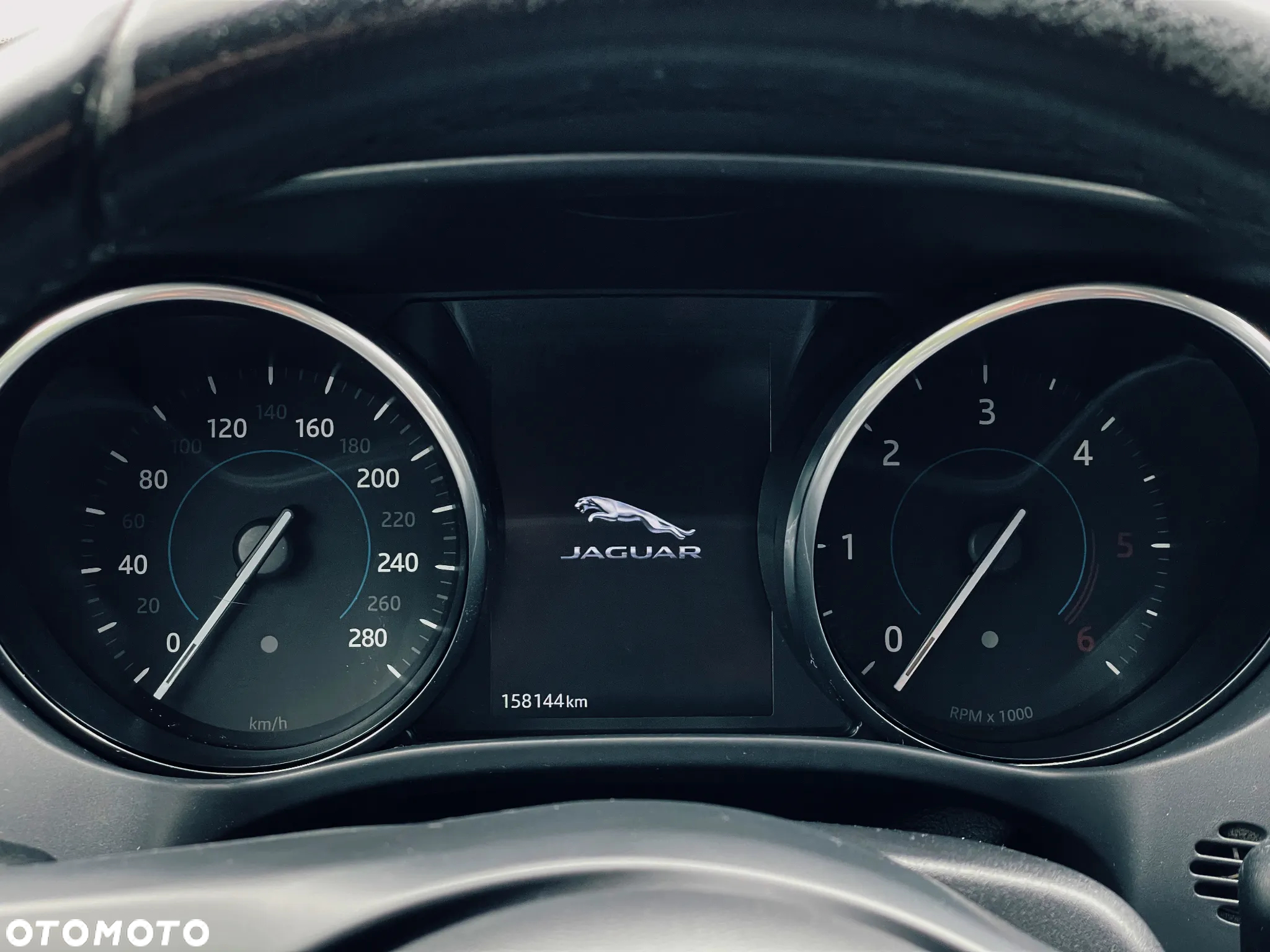 Jaguar F-Pace - 11