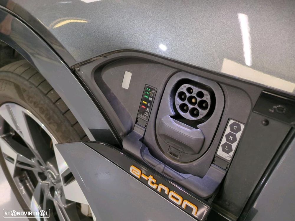Audi e-tron 55 quattro S line - 11