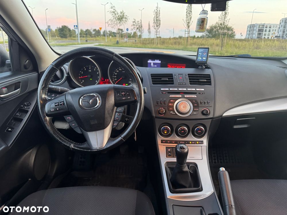 Mazda 3 2.0 Exclusive + - 25