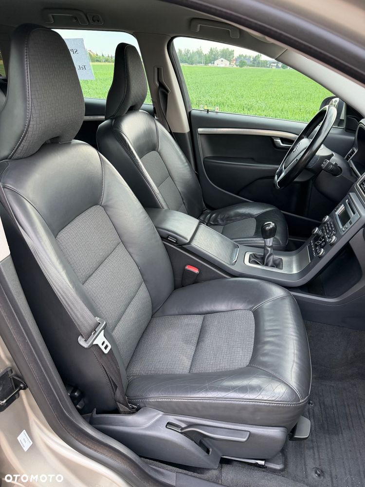 Volvo V70 2.5T Summum - 10
