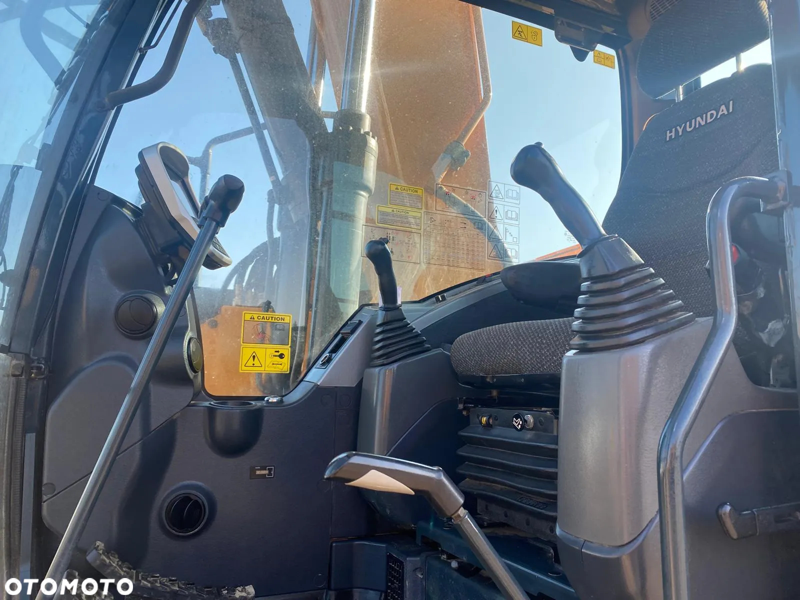 Hyundai HX130 LCR - 12
