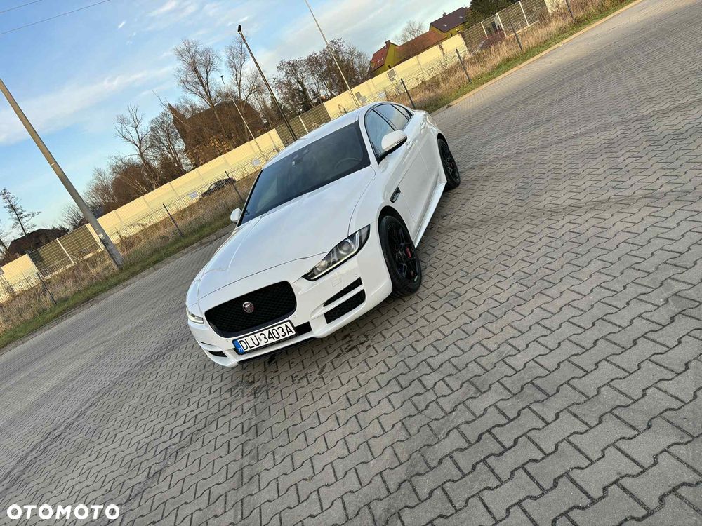 Jaguar XE 20d AWD R-Sport - 5