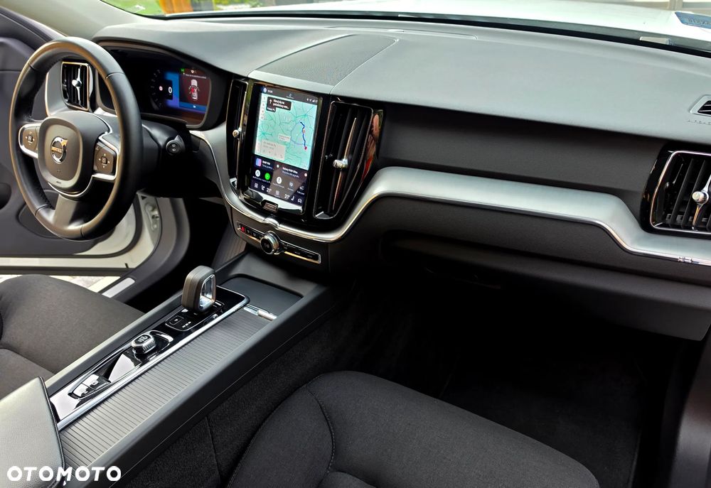 Volvo XC 60 B4 B Momentum Pro - 30