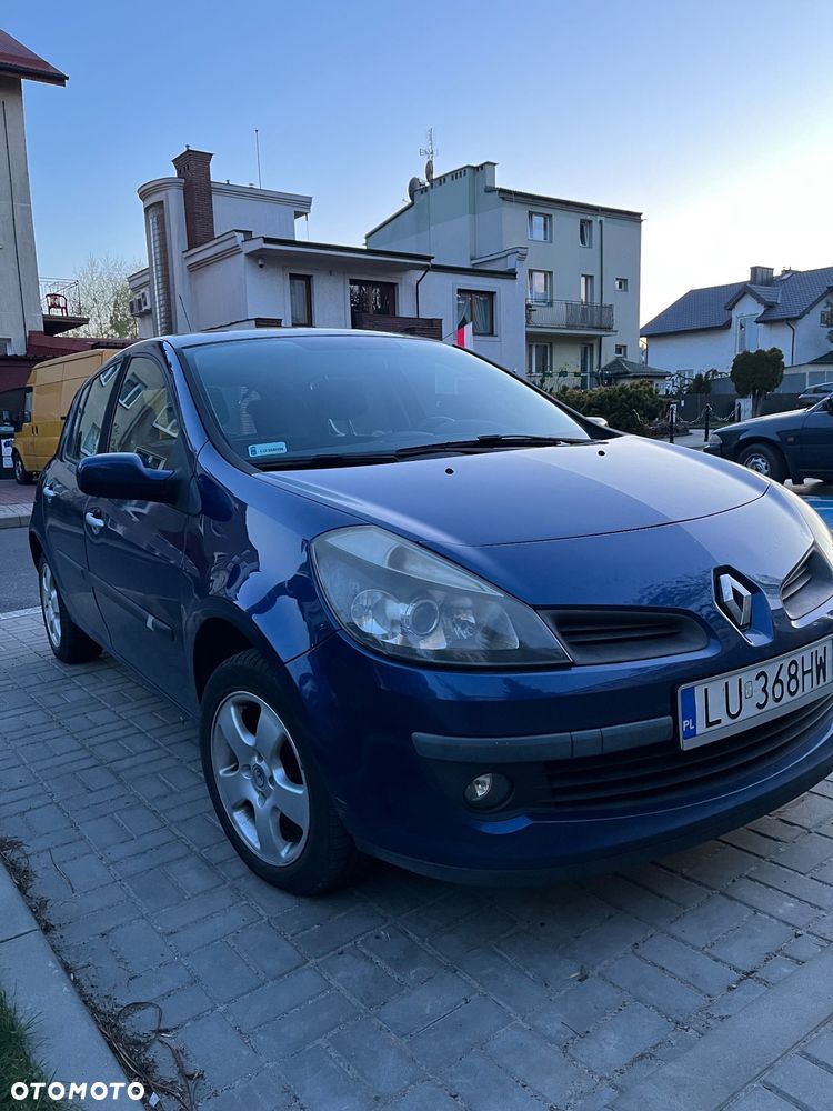 Renault Clio 1.6 16V Privilege - 4