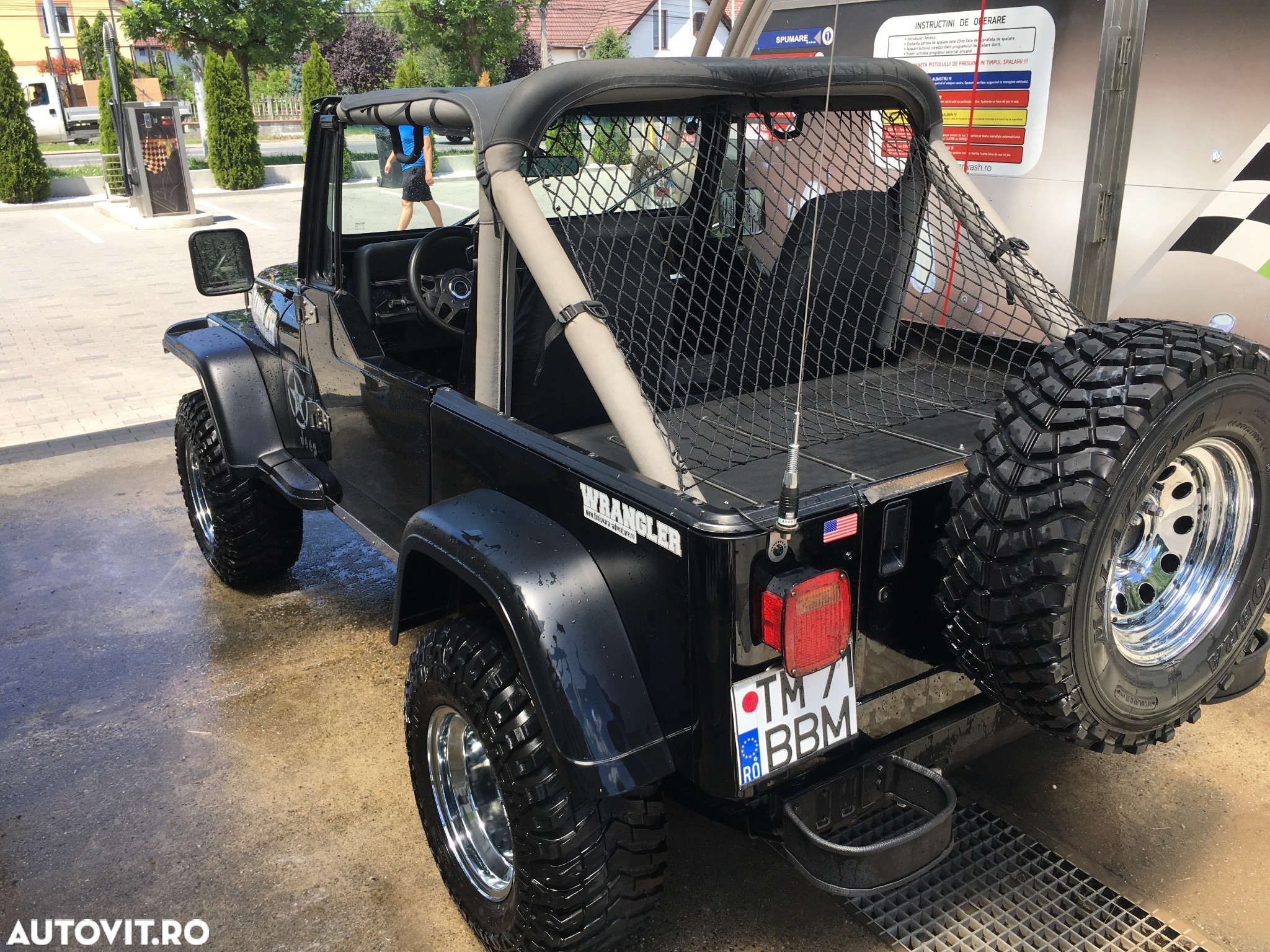 Jeep Wrangler - 8