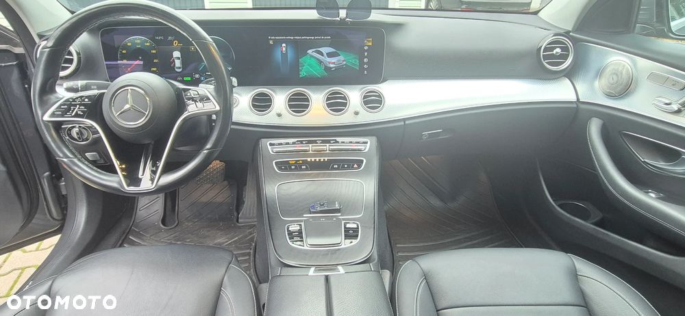 Mercedes-Benz Klasa E 200 4-Matic - 25