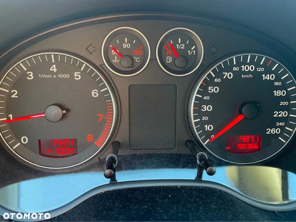 Audi A3 3-drzwiowe 1.6 Attraction - 10