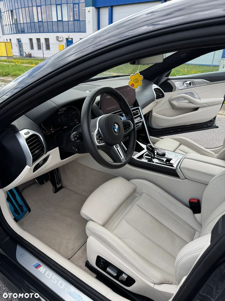 BMW Seria 8 - 5