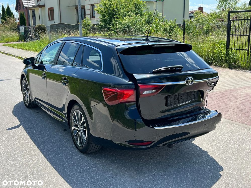 Toyota Avensis Touring Sports 1.8 Edition-S - 13
